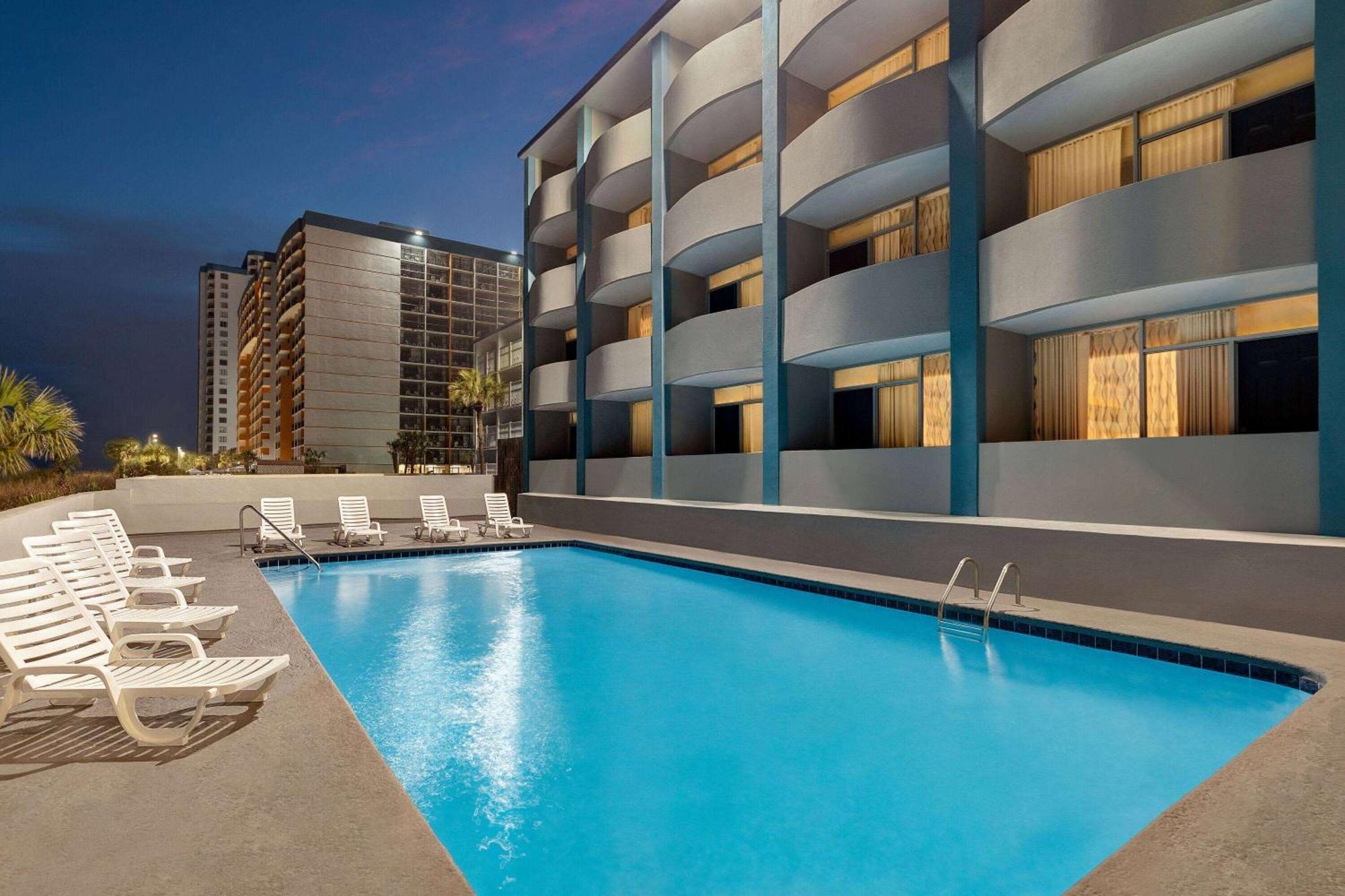 Days Inn By Wyndham Myrtle Beach-Beach Front Exterior photo
