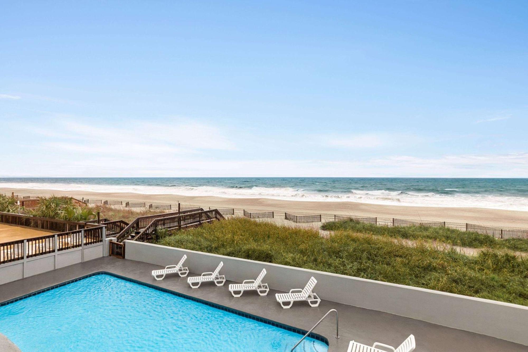 Days Inn By Wyndham Myrtle Beach-Beach Front Exterior photo